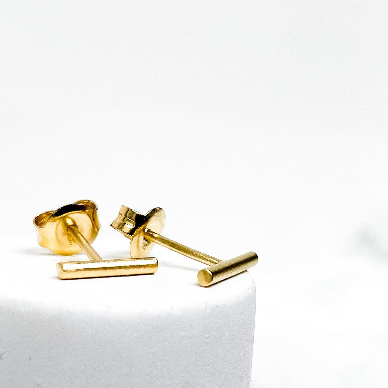 ODDS & ENDS vergulde oorbel
